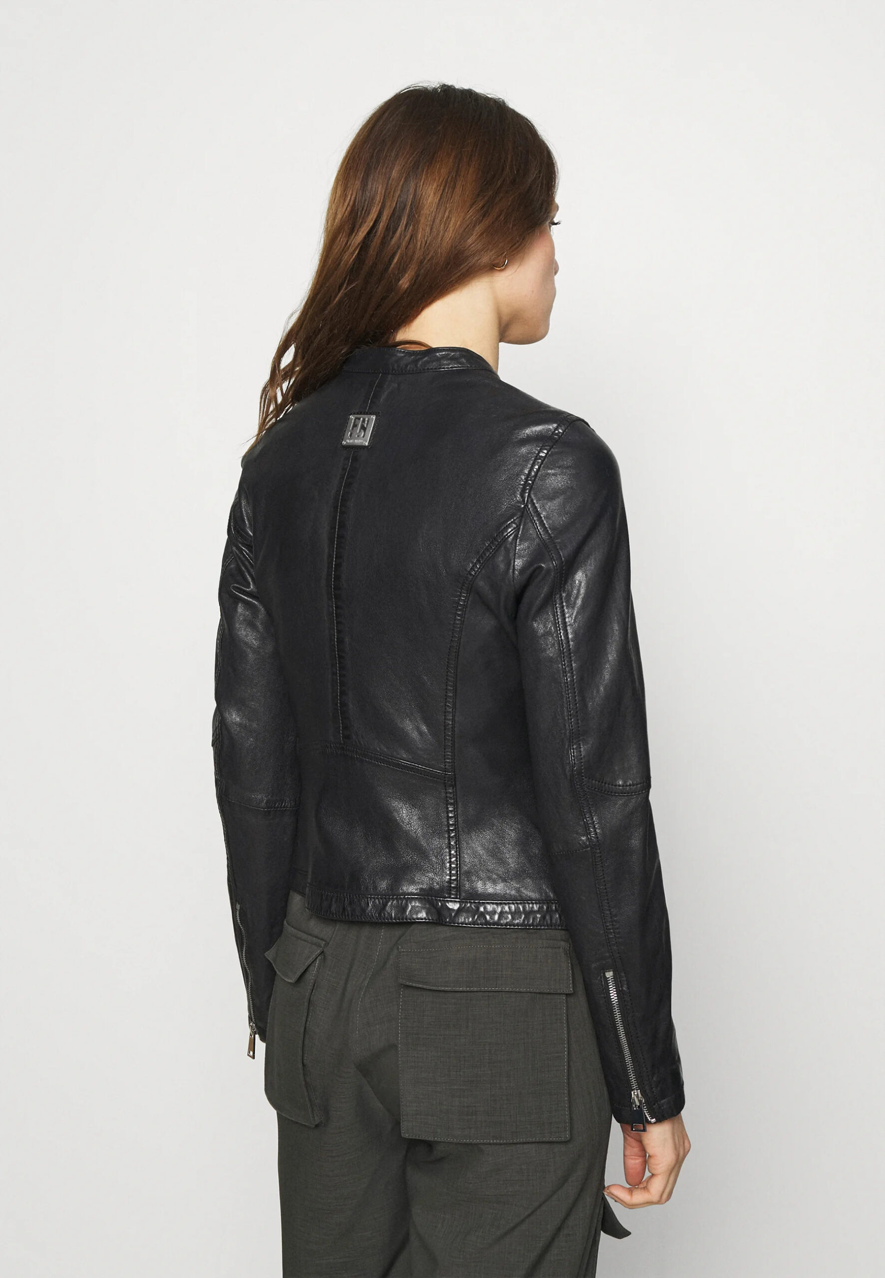 emma-black-cafe-racer-leather-jacket-genuine-lambskin-leather (2)
