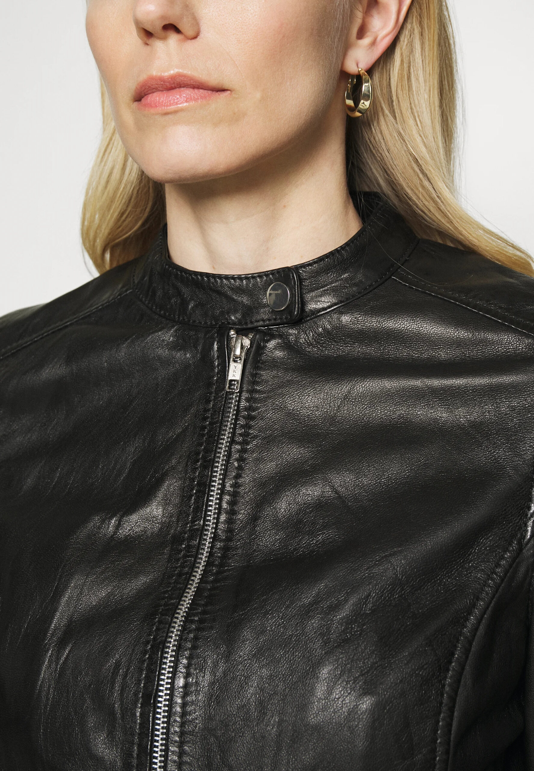womens-black-racer-leather-jacket-genuine-lambskin-leather (2)