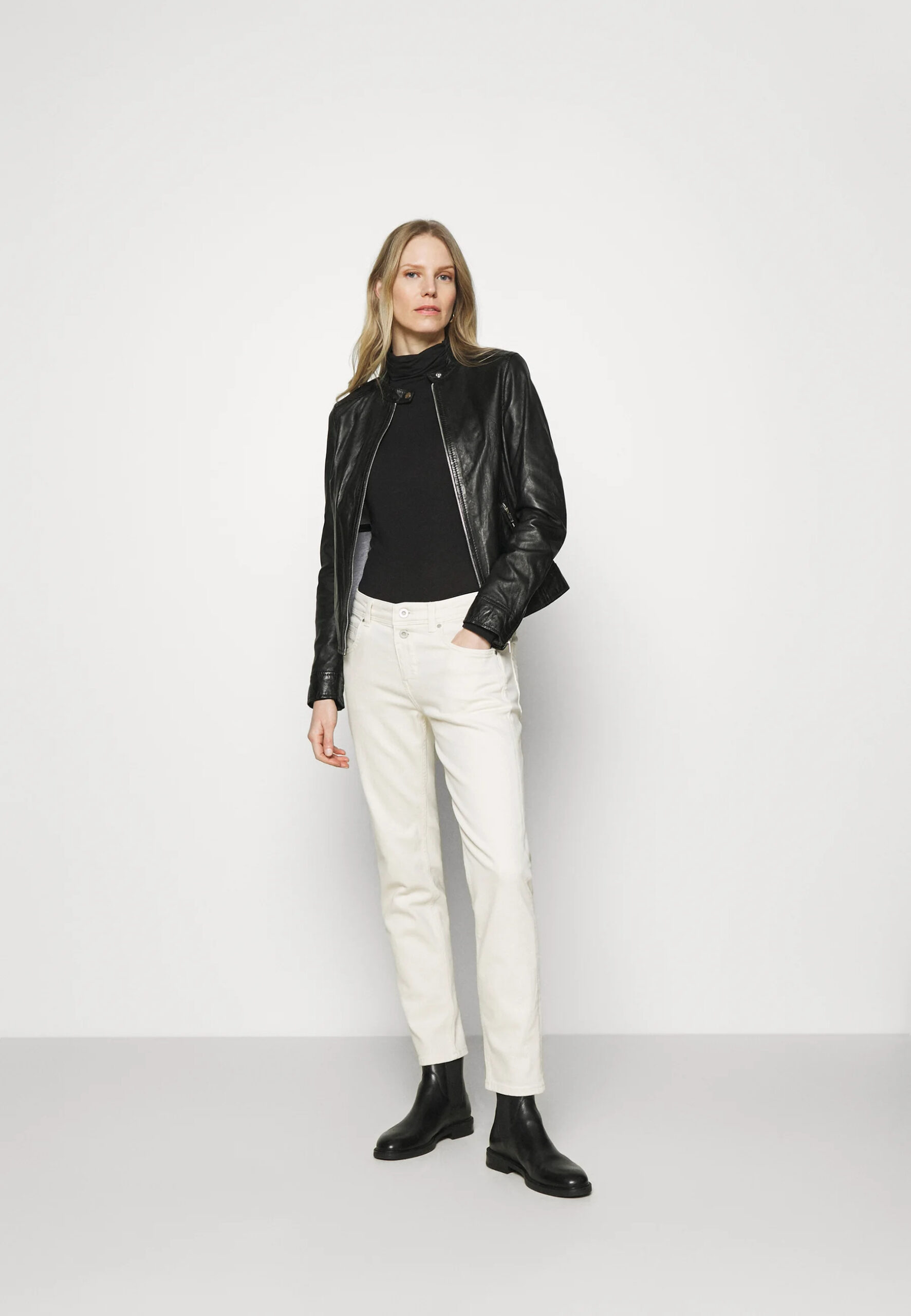 womens-black-racer-leather-jacket-genuine-lambskin-leather (4)